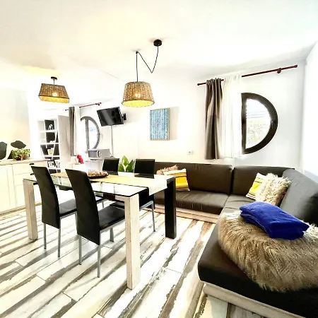 Apartamento 6 Con Jacuzzi Privado, Wifi Y Inolvidable Vista * Tinajo